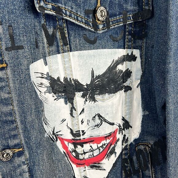🔥 “RARE” THE JOKER Batman DENIM JEAN JACKET “Trucker Style” - Sz XL - PERFECT - Picture 4 of 11